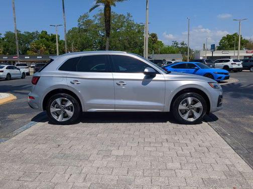 Florett Silver Metallic 2023 Audi Q5 40 Premium