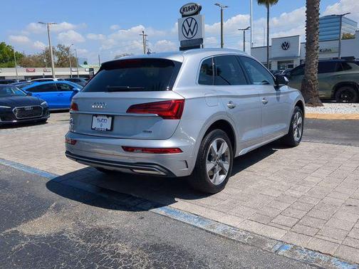 Florett Silver Metallic 2023 Audi Q5 40 Premium