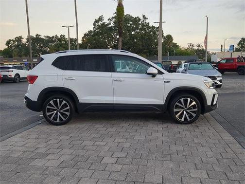 2022 Volkswagen Taos 1.5T SE