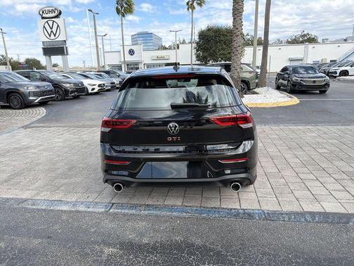 2026 Volkswagen Golf GTI 2.0T SE DSG