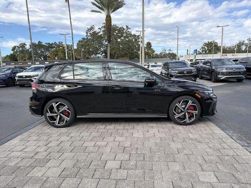 2026 Volkswagen Golf GTI 2.0T SE DSG