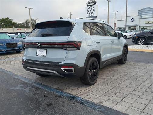 2025 Volkswagen Taos 1.5T SE