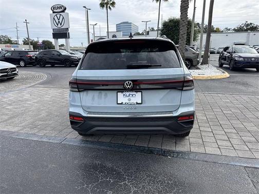 2025 Volkswagen Taos 1.5T SE Black