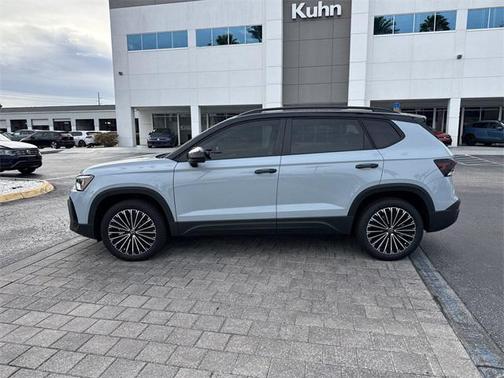 2025 Volkswagen Taos 1.5T SE Black