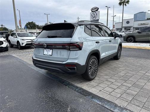 2025 Volkswagen Taos 1.5T SE Black