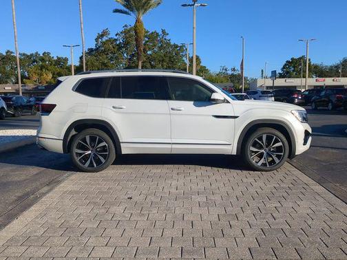 2026 Volkswagen Atlas 2.0T SEL Premium R-Line 4MOTION