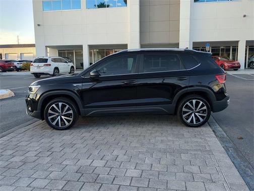 2024 Volkswagen Taos 1.5T SE