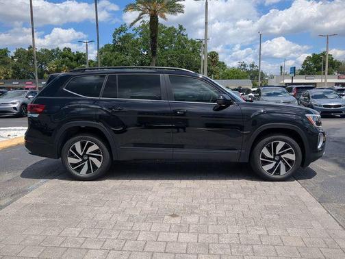 deep black pearl 2026 Volkswagen Atlas 2.0T SE w/Technology