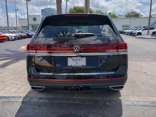 deep black pearl 2026 Volkswagen Atlas 2.0T SE w/Technology