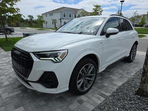 Ibis White 2023 Audi Q3 45 S line Premium Plus