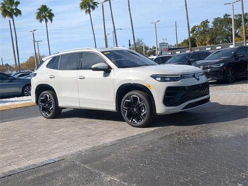 2026 Volkswagen Tiguan 2.0T SEL R-Line 4MOTION