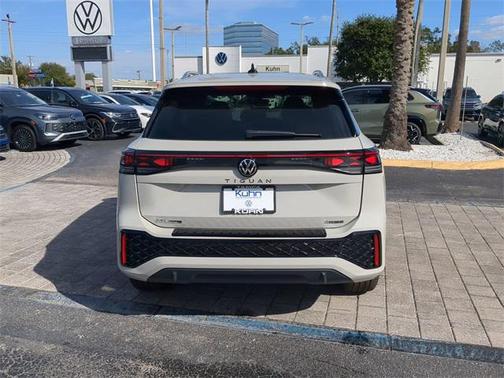 2026 Volkswagen Tiguan 2.0T SEL R-Line 4MOTION