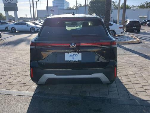2025 Volkswagen Tiguan 2.0T SE