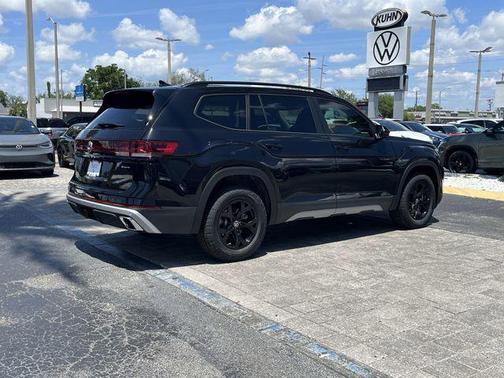 deep black pearl 2026 Volkswagen Atlas Peak Edition