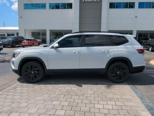 opal white pearl 2026 Volkswagen Atlas 2.0T SE w/Technology