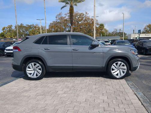 2022 Volkswagen Atlas Cross Sport 3.6L V6 SE w/Technology