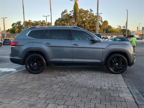2018 Volkswagen Atlas 3.6L SEL Premium
