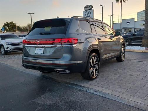 2024 Volkswagen Atlas 2.0T SE w/Technology 4MOTION