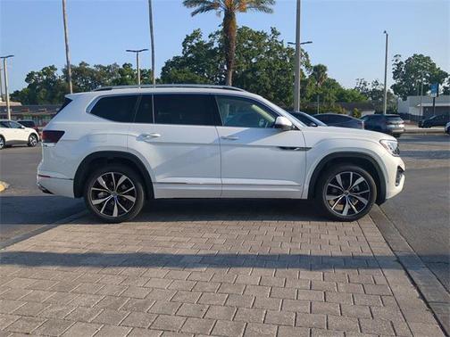 2025 Volkswagen Atlas 2.0T SEL Premium R-Line 4MOTION