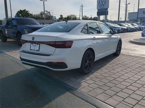 2025 Volkswagen Jetta 1.5T SE