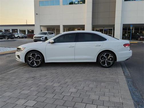 2021 Volkswagen Passat 2.0T SE
