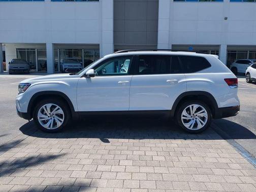 Pure White 2023 Volkswagen Atlas 3.6L SE w/Technology
