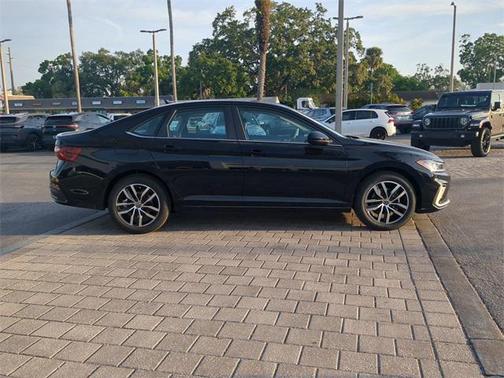 2025 Volkswagen Jetta 1.5T SE