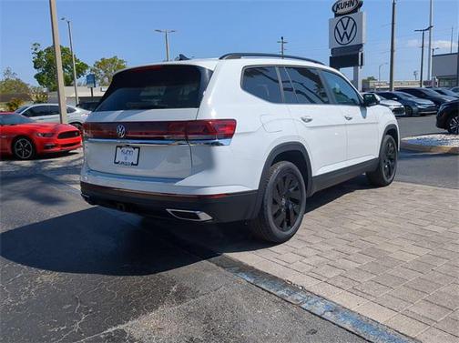 2025 Volkswagen Atlas 2.0T SE w/Technology