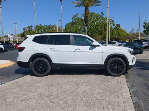 2025 Volkswagen Atlas 2.0T SE w/Technology