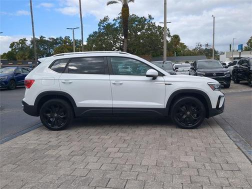 2023 Volkswagen Taos 1.5T SE