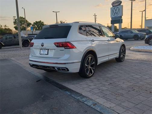 2022 Volkswagen Tiguan 2.0T SEL R-Line 4MOTION