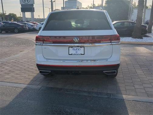 2025 Volkswagen Atlas 2.0T SE w/Technology