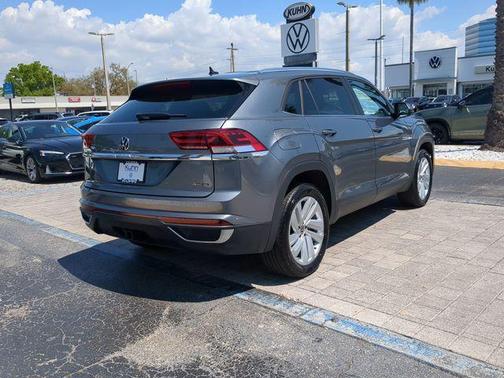 Platinum Gray Metallic 2023 Volkswagen Atlas Cross Sport 3.6L V6 SE w/Technology