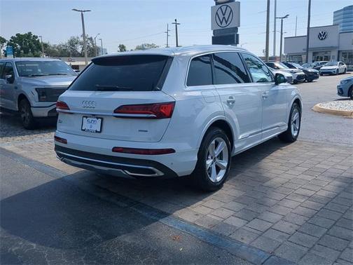 2022 Audi Q7 55 Premium