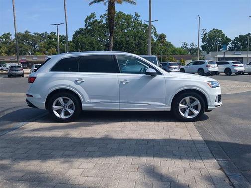 2022 Audi Q7 55 Premium