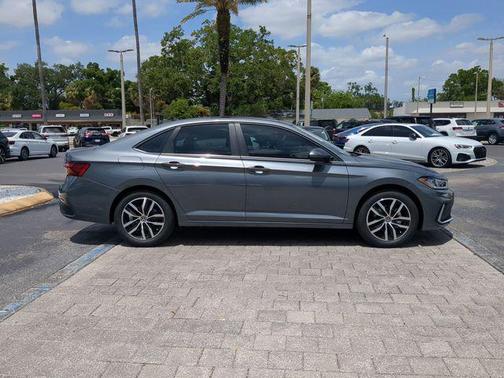 Platinum Gray Metallic 2026 Volkswagen Jetta 1.4T SE