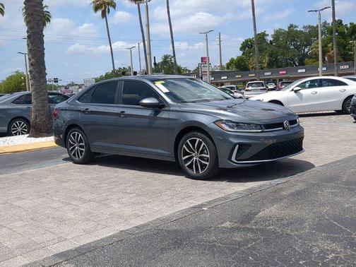 Platinum Gray Metallic 2026 Volkswagen Jetta 1.4T SE