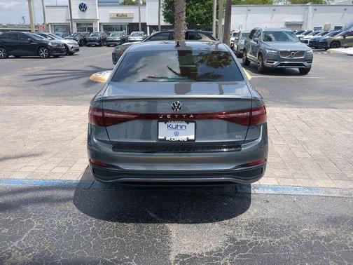 Platinum Gray Metallic 2026 Volkswagen Jetta 1.4T SE