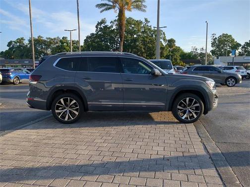 2025 Volkswagen Atlas 2.0T SEL Premium R-Line 4MOTION