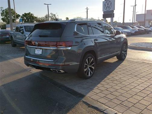 2025 Volkswagen Atlas 2.0T SEL Premium R-Line 4MOTION