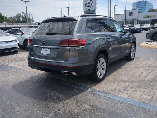 Platinum Gray Metallic 2021 Volkswagen Atlas 3.6L SE w/Technology