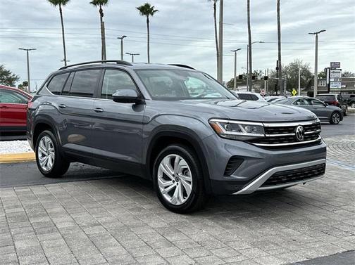 Platinum Gray Metallic 2021 Volkswagen Atlas 3.6L SE w/Technology