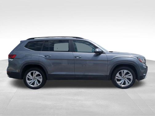 Platinum Gray Metallic 2021 Volkswagen Atlas 3.6L SE w/Technology