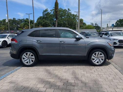 Platinum Gray Metallic 2023 Volkswagen Atlas Cross Sport 3.6L V6 SE w/Technology
