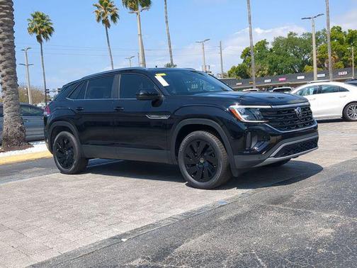 Deep Black Pearl 2026 Volkswagen Atlas Cross Sport 2.0T SE w/Technology