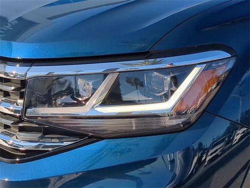 2022 Volkswagen Atlas Cross Sport 3.6L V6 SE w/Technology