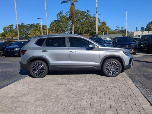 Pyrite Silver Metallic 2026 Volkswagen Taos SE