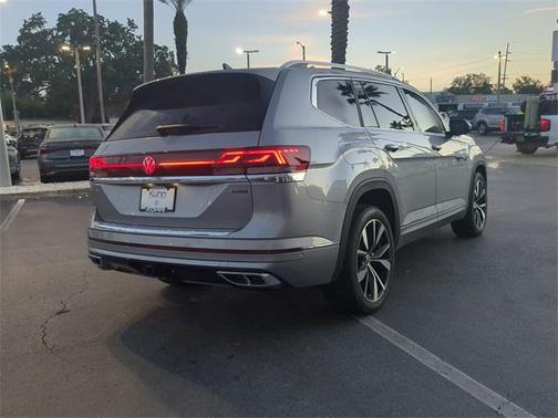 2025 Volkswagen Atlas 2.0T SEL Premium R-Line 4MOTION