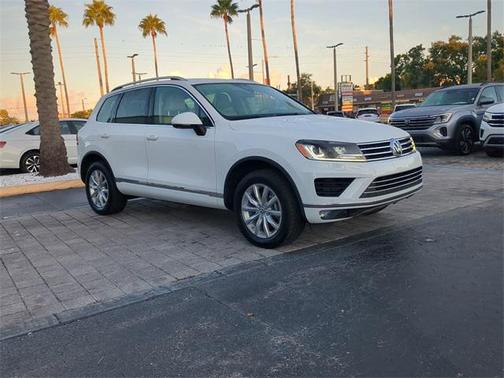 2016 Volkswagen Touareg VR6 Sport