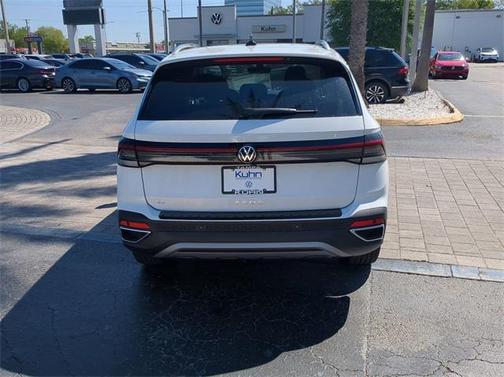 2025 Volkswagen Taos 1.5T SE